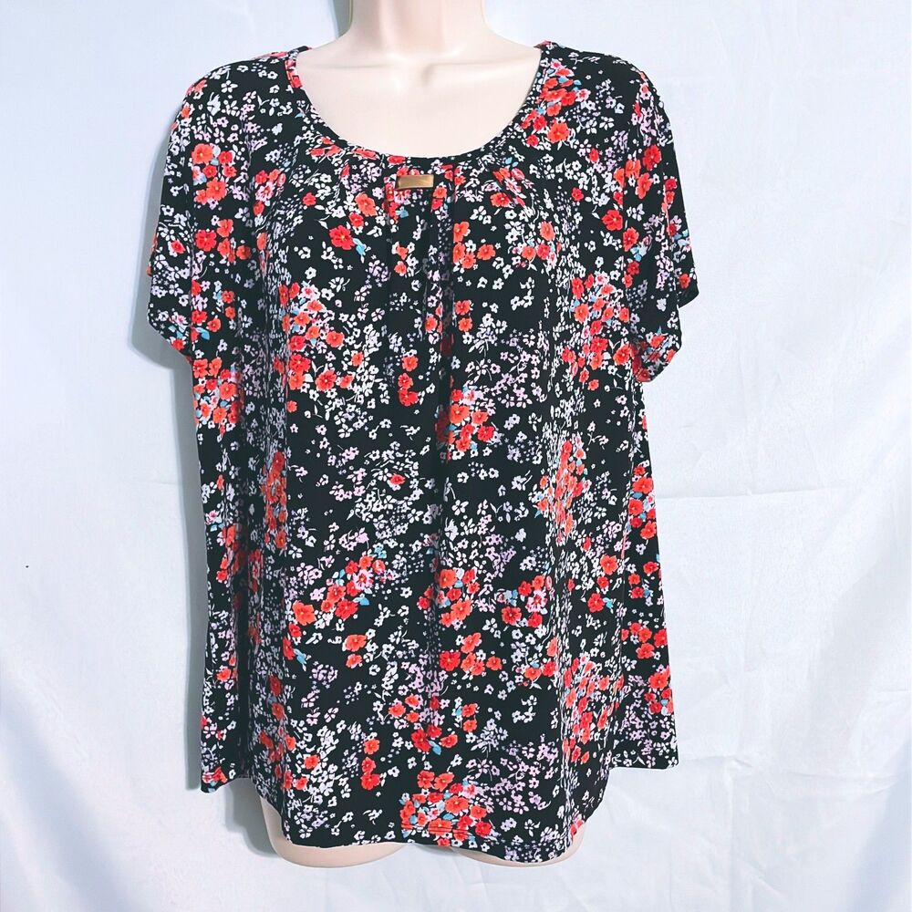 By Design Cute Floral Top Size XL